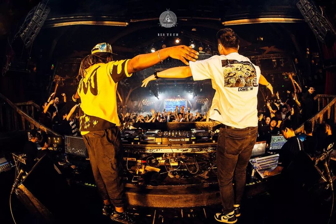 德国杯今晨走向成谜，山东泰山造点机会，话题不断，控场能力受关注的简单介绍-开云平台